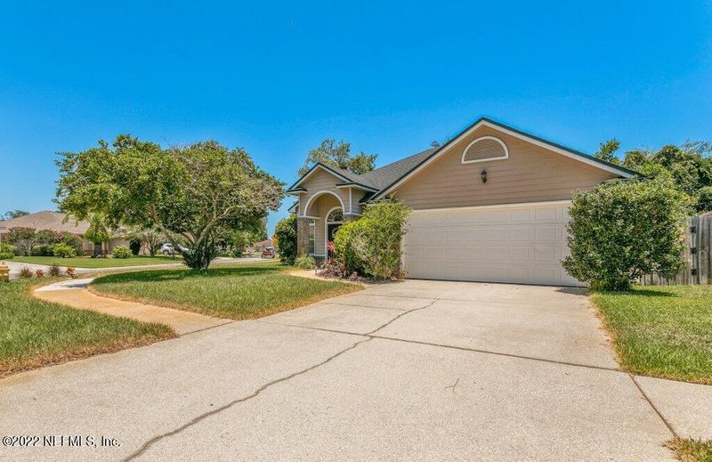 761 Hickory Manor Dr, Jacksonville, FL 32225