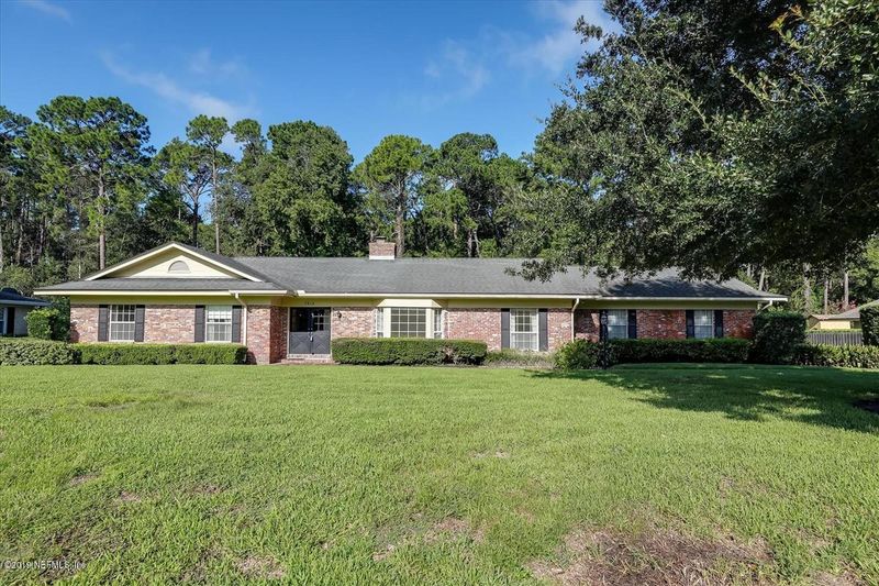 7612 Hollyridge Cir, Jacksonville, FL 32256