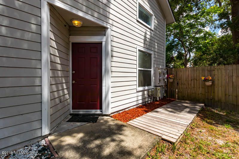 7619 Hovering Mist Way, Jacksonville, FL 32277