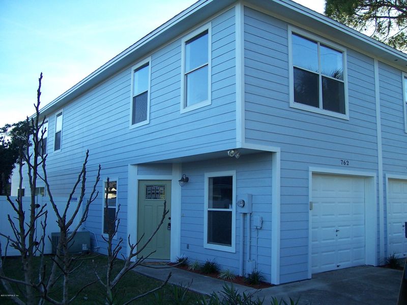 762 7th Ave S, Jacksonville Beach, FL 32250