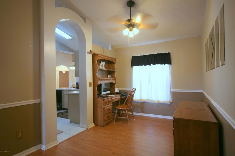 7624 Pilgrims Trace Dr, Jacksonville, FL 32244