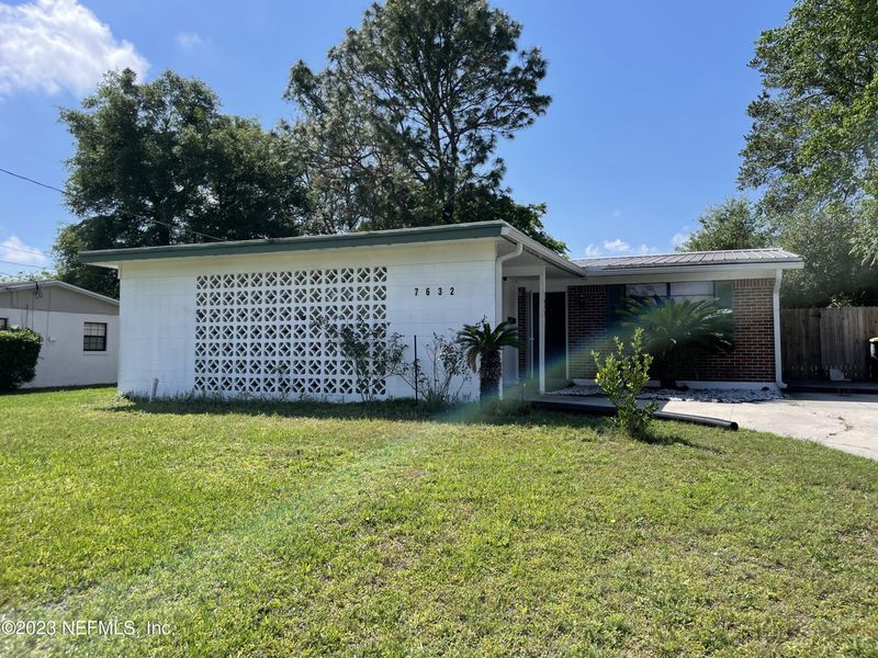7632 Vale Dr, Jacksonville, FL 32221