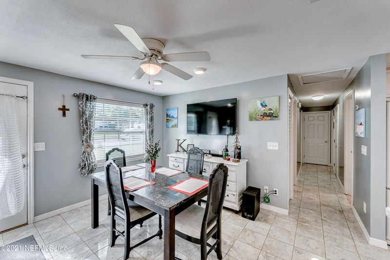 7633 Vale Dr, Jacksonville, FL 32221
