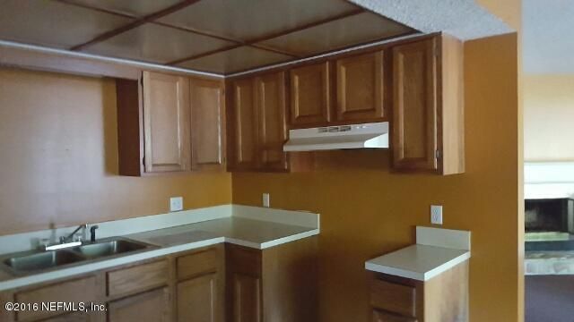 7646 Mc Cowan Dr, Jacksonville, FL 32244