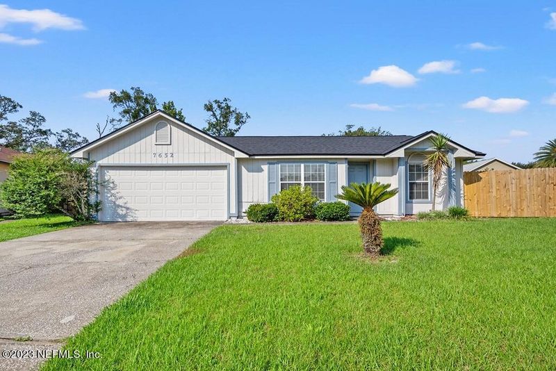 7652 Chelmsford Dr, Jacksonville, FL 32244