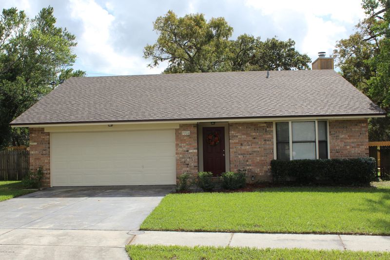7706 Cranberry Ln W, Jacksonville, FL 32244