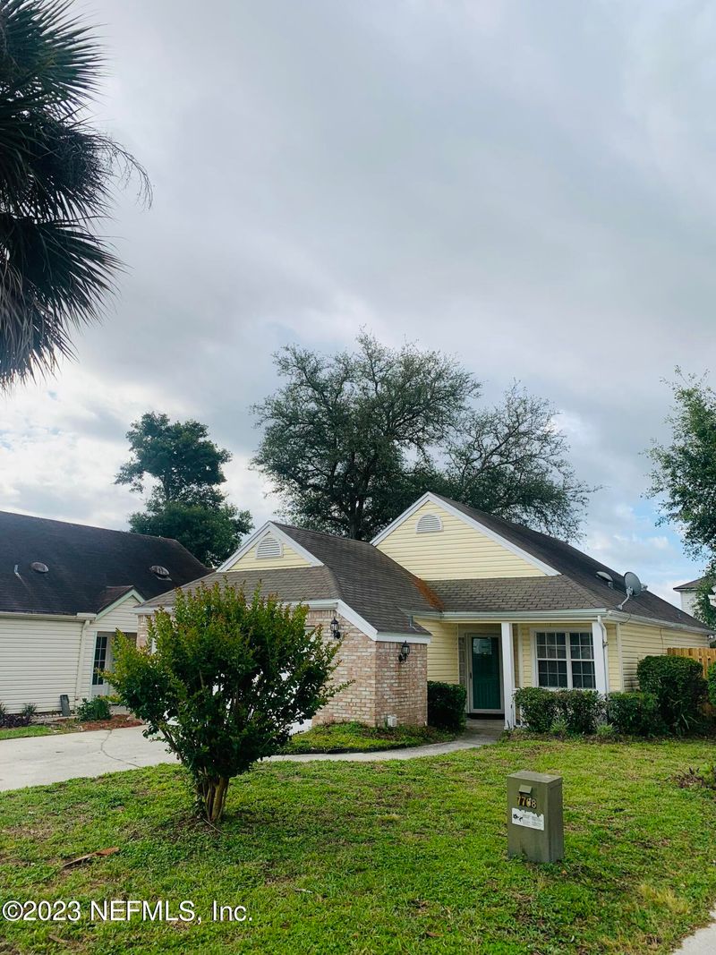 7710 Leesburg Dr, Jacksonville, FL 32277