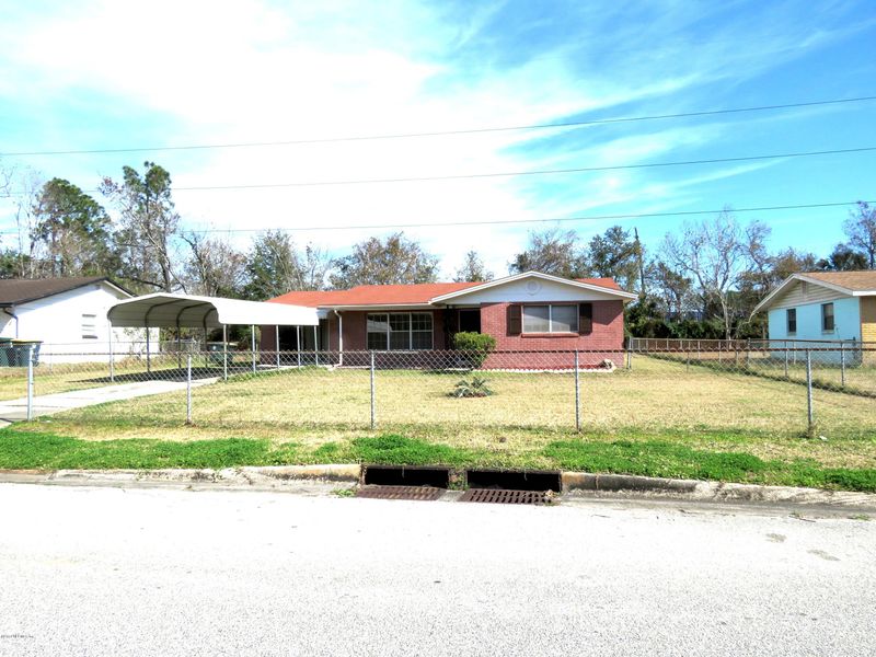 7725 Praver Dr E, Jacksonville, FL 32217