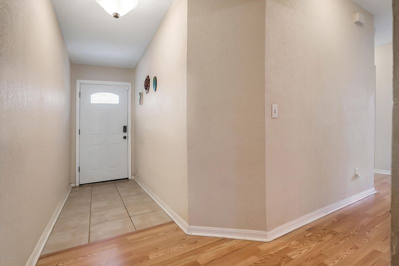 7729 Mistwood Cir E, Jacksonville, FL 32244
