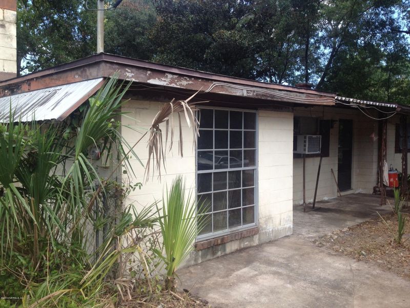 7741 Elvia Dr, Jacksonville, FL 32211