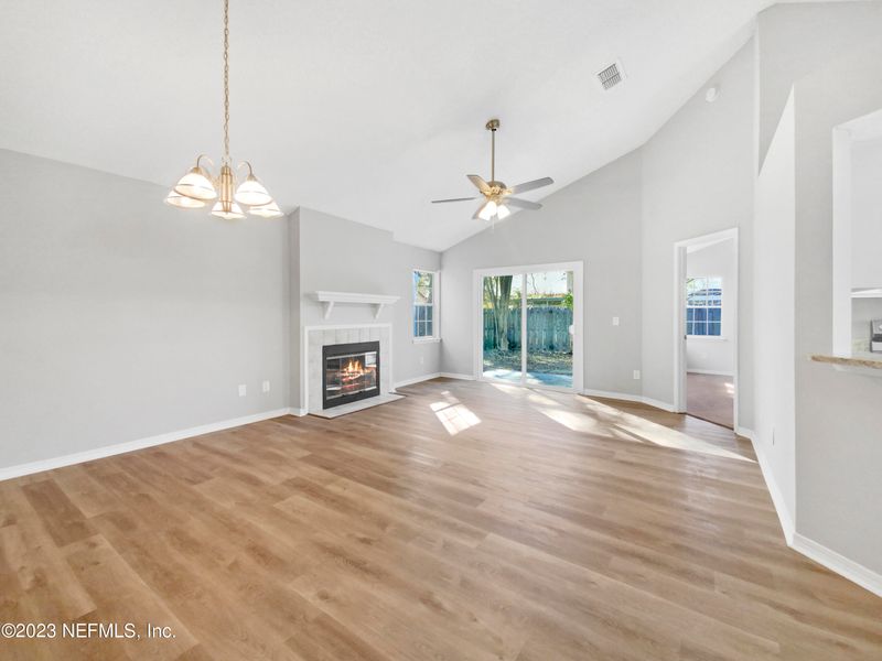 7754 Greenwich Ct E, Jacksonville, FL 32277