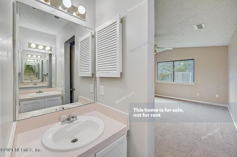 7769 Pepper Cir W, Jacksonville, FL 32244