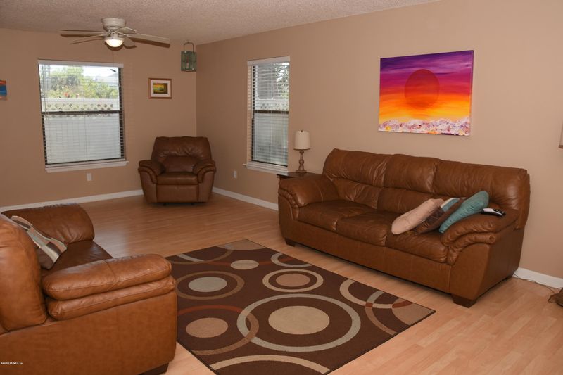 777 8th St S, Jacksonville Beach, FL 32250
