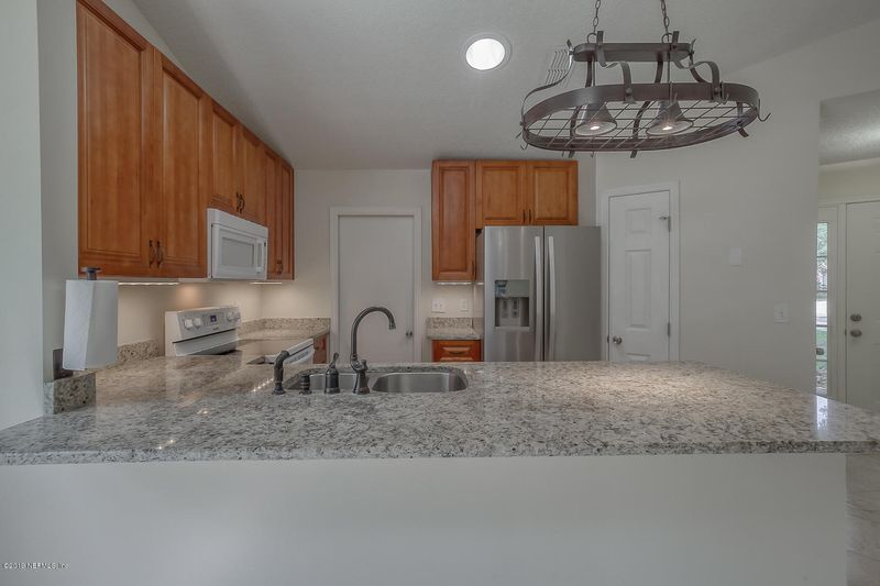 7774 Lynchburg Ct E, Jacksonville, FL 32277