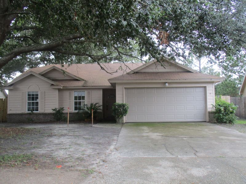 7776 Rockridge Dr W, Jacksonville, FL 32244