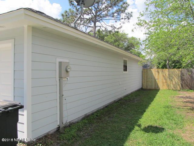7782 Pikes Peak Dr, Jacksonville, FL 32244
