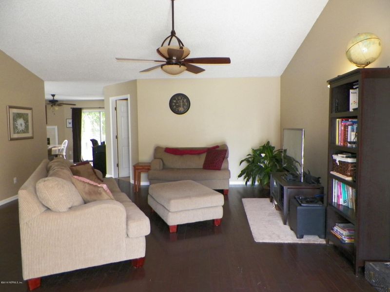 7788 Macdougall Dr, Jacksonville, FL 32244