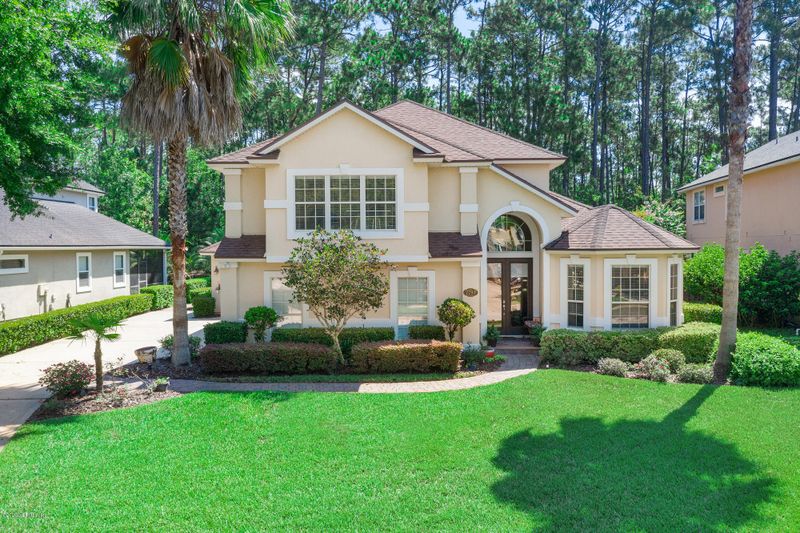 7793 Mt Ranier Dr, Jacksonville, FL 32256
