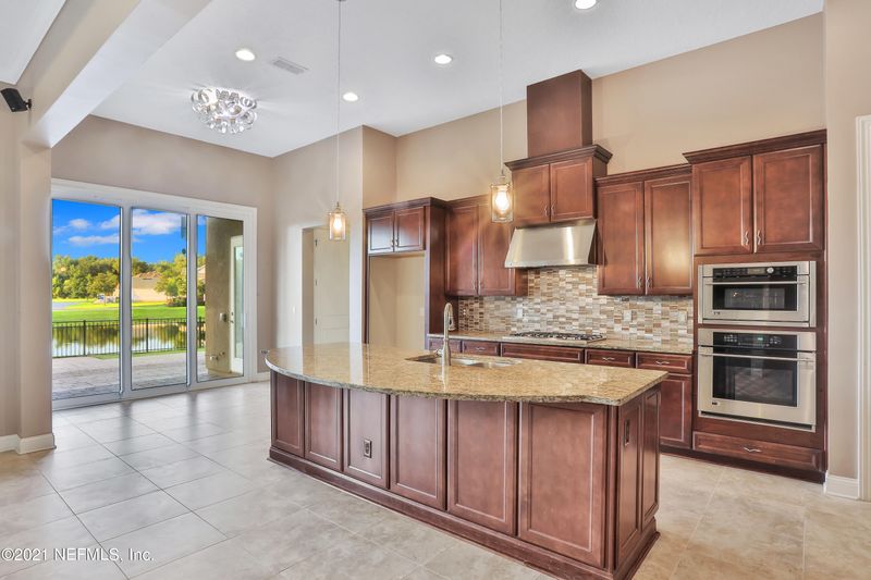 7799 Collins Grove Rd, Jacksonville, FL 32256