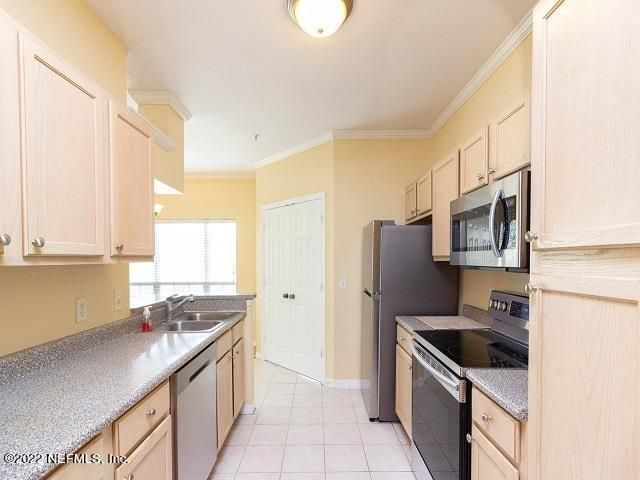 7800 Point Meadows Dr #1127, Jacksonville, FL 32256