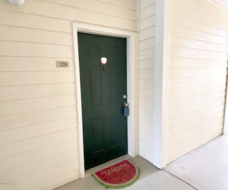 7800 Point Meadows Dr #1324, Jacksonville, FL 32256