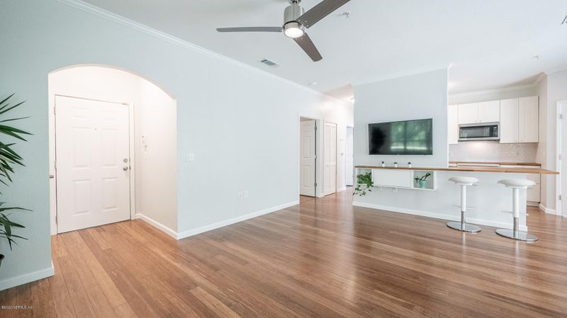 7800 Point Meadows Dr #512, Jacksonville, FL 32256