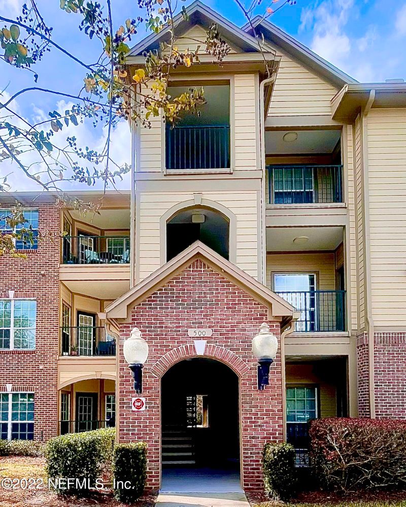 7800 Point Meadows Dr #527, Jacksonville, FL 32256