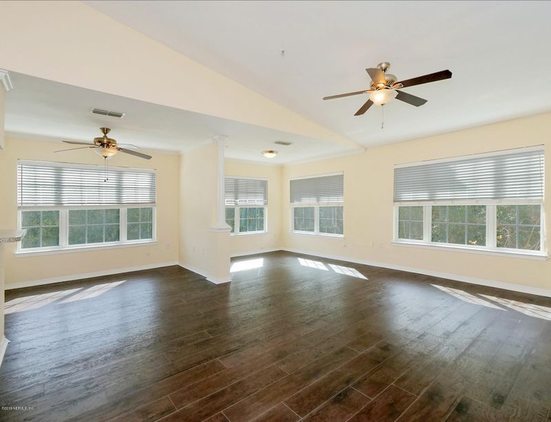 7800 Point Meadows Dr #532, Jacksonville, FL 32256