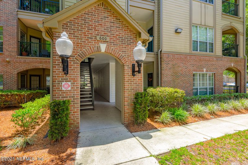 7800 Point Meadows Dr #636, Jacksonville, FL 32256