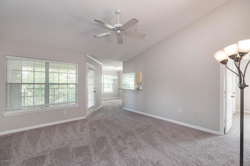 7800 Point Meadows Dr #738, Jacksonville, FL 32256