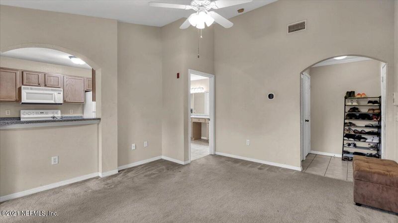 7800 Point Meadows Dr #834, Jacksonville, FL 32256