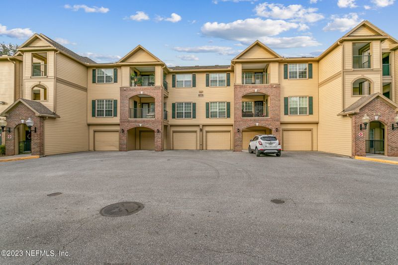 7800 Point Meadows Dr #912, Jacksonville, FL 32256