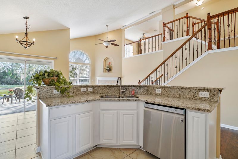781 Candlebark Dr, Jacksonville, FL 32225