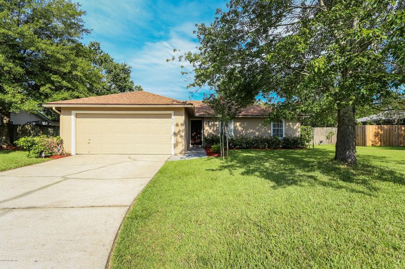 7820 Allspice Cir E, Jacksonville, FL 32244