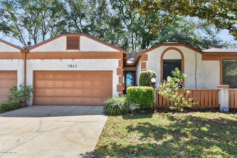 7823 Fawn Valley Ln, Jacksonville, FL 32256