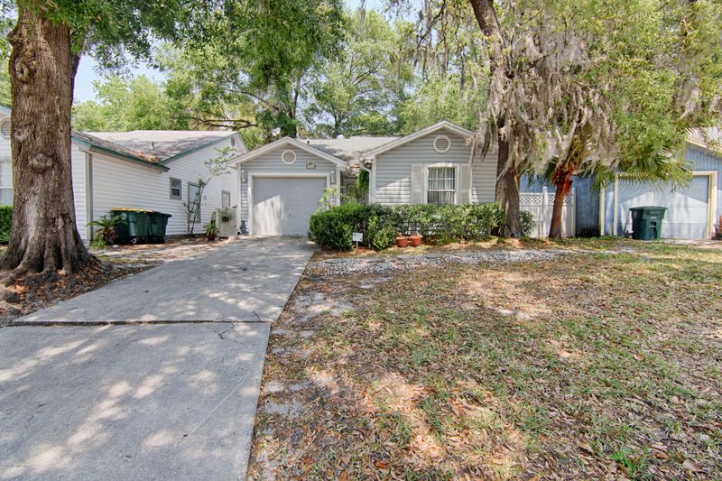 7825 Aquarius Cir S, Jacksonville, FL 32216