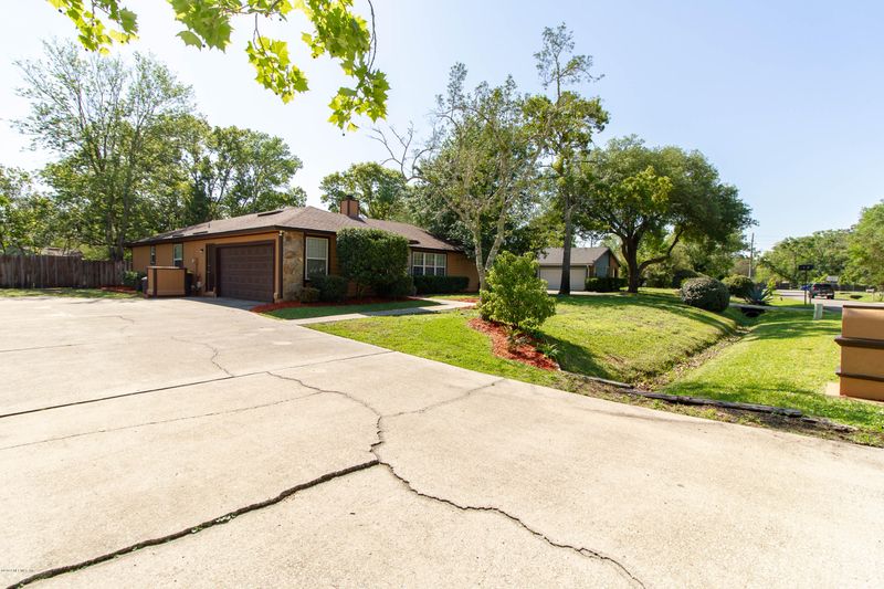 7827 Cloverleaf St, Jacksonville, FL 32244