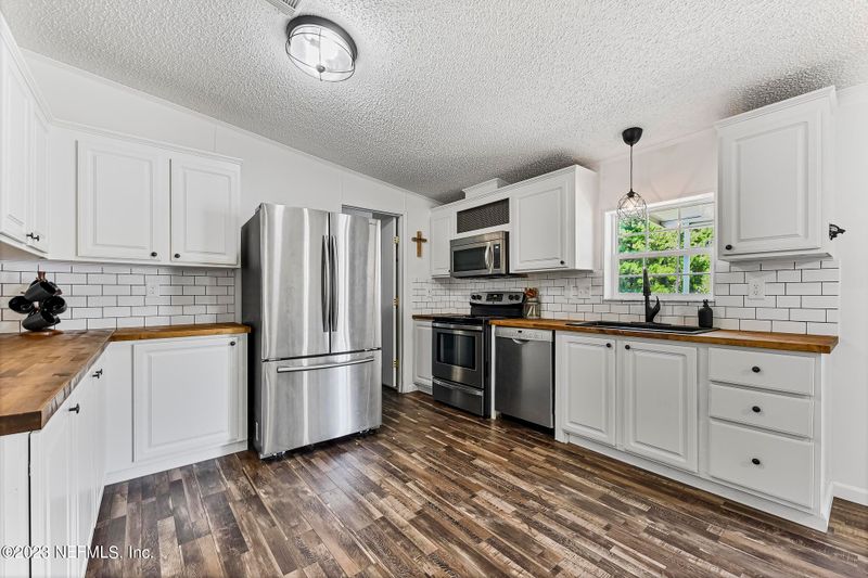 7833 Fox Tail Ln, Jacksonville, FL 32219