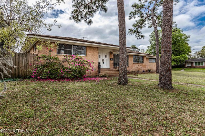 7846 Valleyview Dr, Jacksonville, FL 32211
