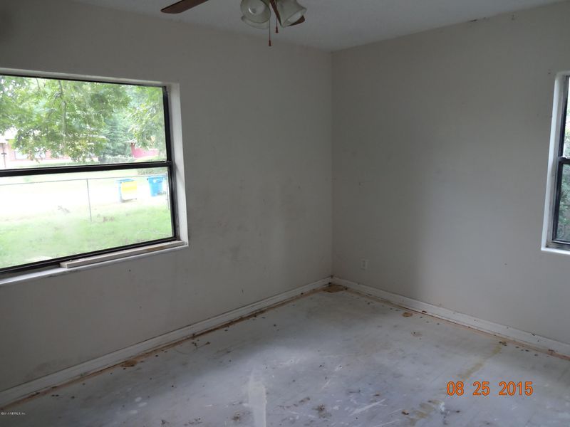 7856 Denham Rd W, Jacksonville, FL 32208