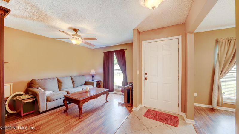 7864 Spring Branch Dr S, Jacksonville, FL 32221