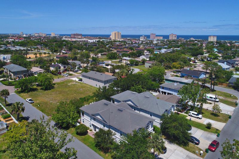 789 7th Ave S, Jacksonville Beach, FL 32250