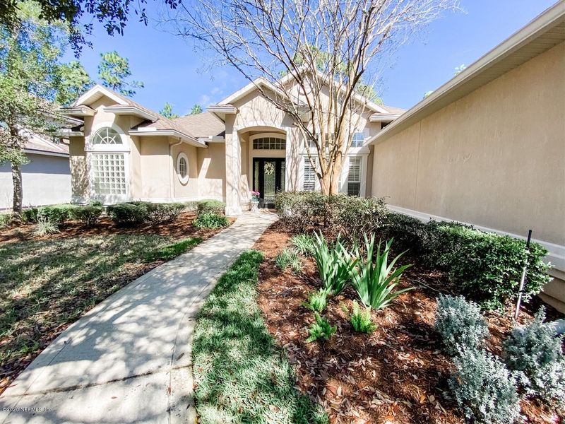 7895 Mt Ranier Dr, Jacksonville, FL 32256