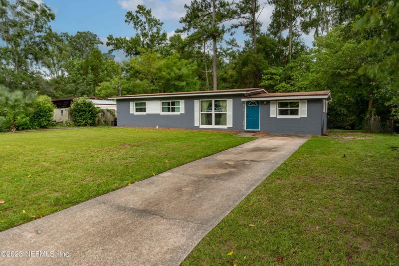 7904 Delaroche Dr, Jacksonville, FL 32210