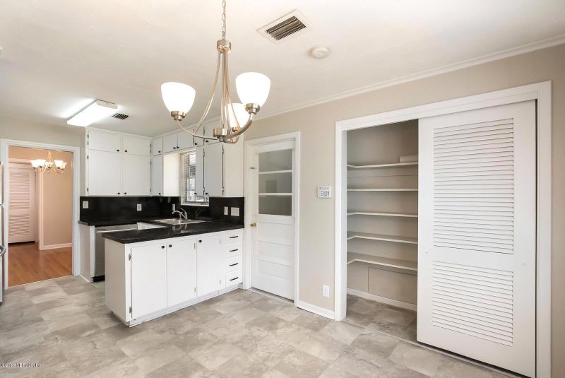 7910 Valleyview Dr, Jacksonville, FL 32211