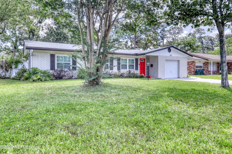 7913 Praver Dr E, Jacksonville, FL 32217