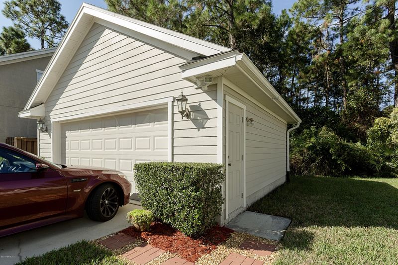 7918 Joshua Tree Ln, Jacksonville, FL 32256
