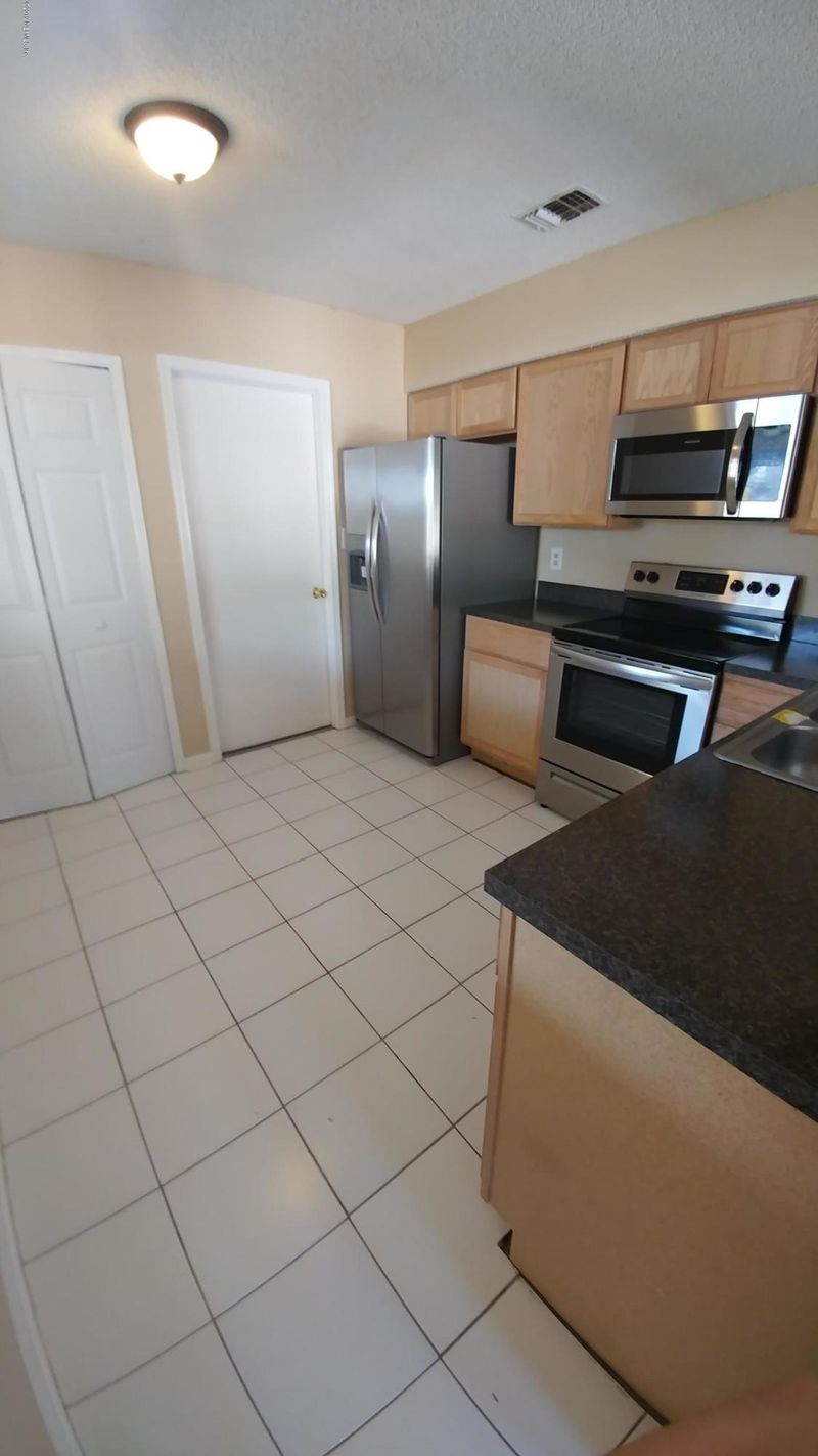 7942 Amandas Crossing Dr E, Jacksonville, FL 32244