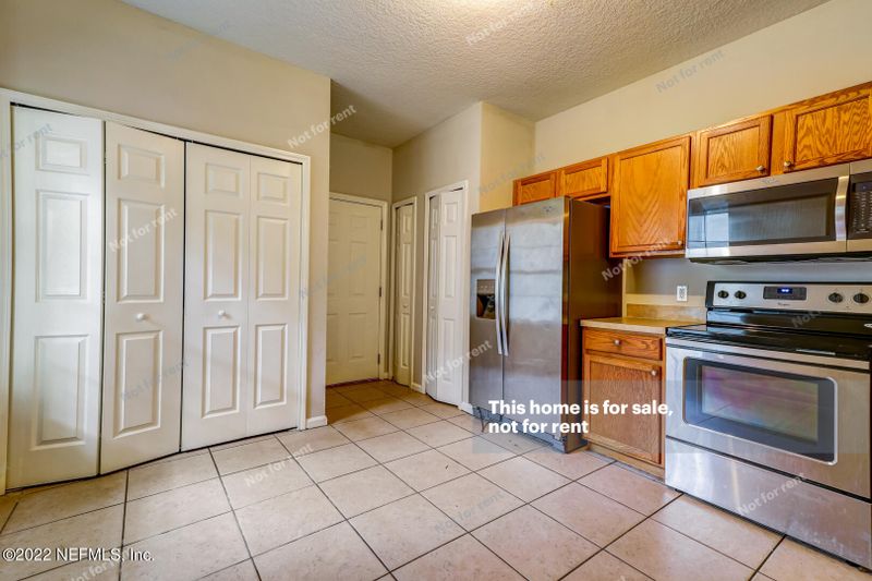 7943 Melvin Rd, Jacksonville, FL 32210