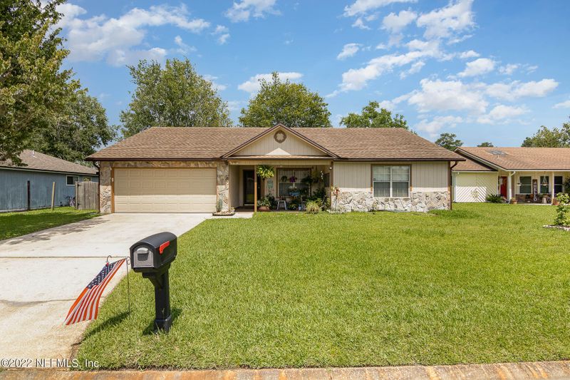 7951 Lavender Ln, Jacksonville, FL 32244